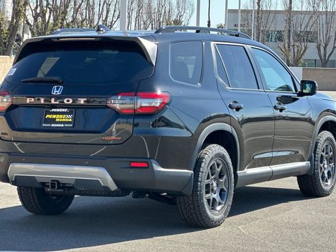New 2026 Honda Pilot TrailSport image 4