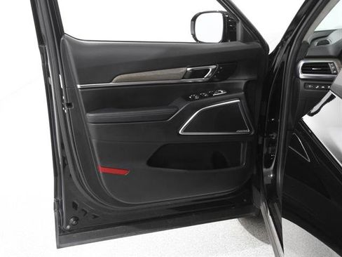 Used 2022 Kia Telluride SX w/ SX Prestige Package image 4