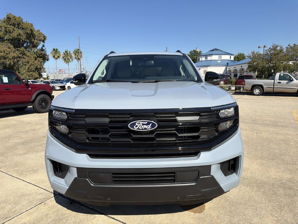 New 2027 Ford Expedition Active RWD image 2