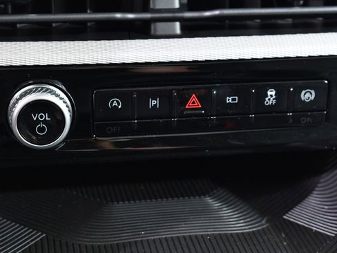 New 2025 Ford Explorer Active w/ Active Comfort Package image 30