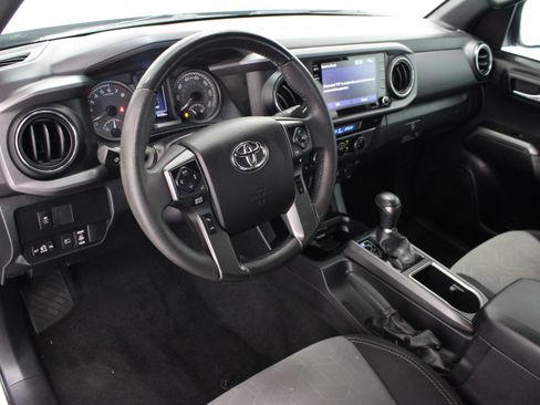 Used 2021 Toyota Tacoma TRD Off-Road AWD/4WD image 13