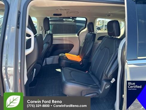 Used 2024 Chrysler Pacifica Touring-L AWD/4WD image 13