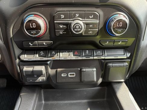 Used 2019 Chevrolet Silverado 1500 LT Trail Boss AWD/4WD image 18