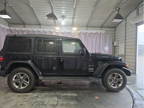 Used 2022 Jeep Wrangler Unlimited Sahara image 12