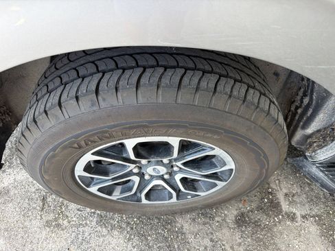 Used 2024 Ford Expedition Max XLT RWD image 11