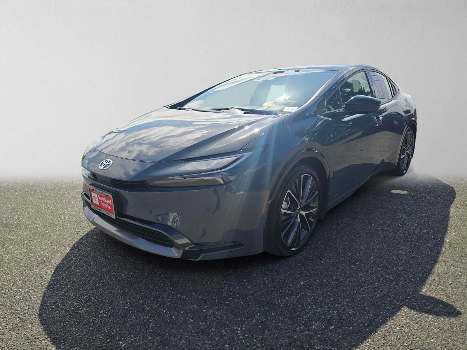 Used 2024 Toyota Prius XLE AWD/4WD image 7