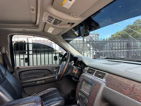 Used 2007 GMC Yukon XL Denali image 7