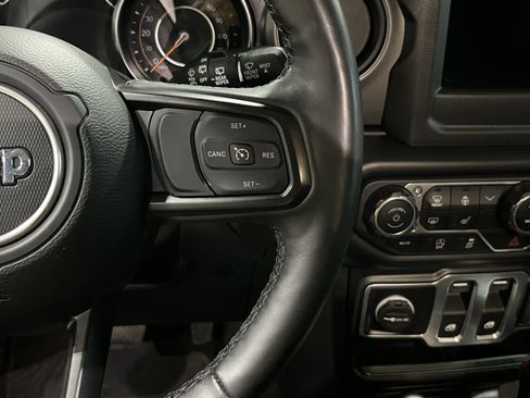 Used 2022 Jeep Wrangler Willys image 19