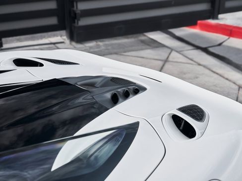 Used 2025 McLaren Artura Spider image 11