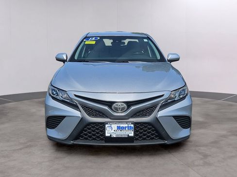 Used 2018 Toyota Camry SE FWD image 2