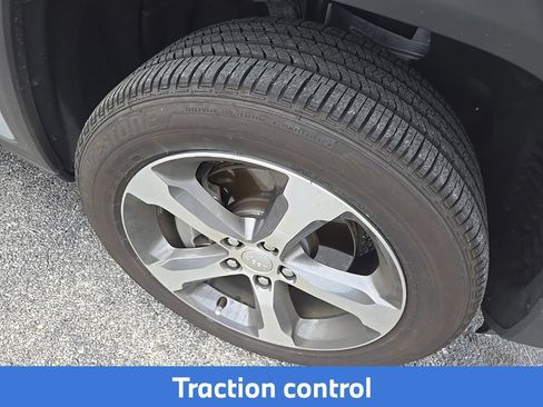 Used 2026 Jeep Grand Cherokee L Limited RWD image 12