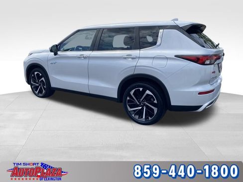Used 2023 Mitsubishi Outlander SE image 4