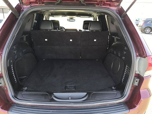 Used 2018 Jeep Grand Cherokee Laredo RWD image 31