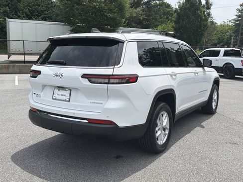 Used 2022 Jeep Grand Cherokee L Laredo w/ Luxury Tech Group I AWD/4WD image 16