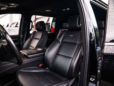 Used 2021 Cadillac Escalade ESV Luxury RWD image 15