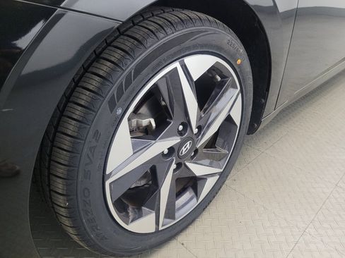 Used 2022 Hyundai Elantra Limited w/ Cargo Package FWD image 31