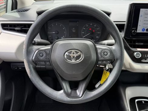 Used 2025 Toyota Corolla LE FWD image 13