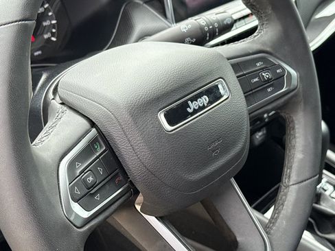 Used 2024 Jeep Compass Latitude w/ Altitude Special Edition AWD/4WD image 29