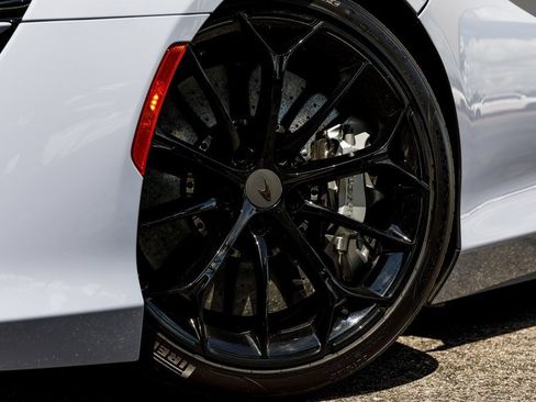 Used 2025 McLaren Artura Spider image 11