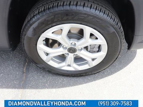 Used 2025 Jeep Compass Latitude AWD/4WD image 28