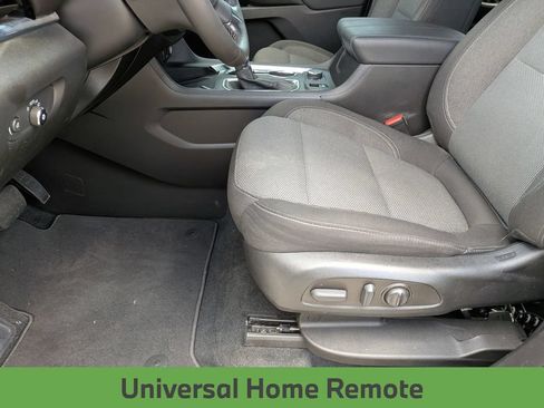 Used 2023 Chevrolet Traverse LT FWD image 16