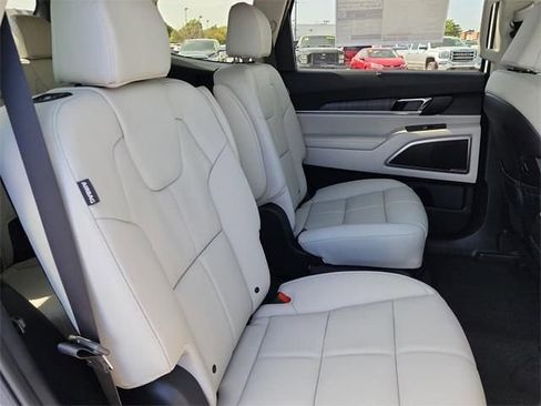 New 2025 Kia Telluride EX w/ EX Captain's Chair Package image 18