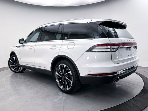 Used 2022 Lincoln Aviator Reserve w/ Equipment Group 201A AWD/4WD image 2