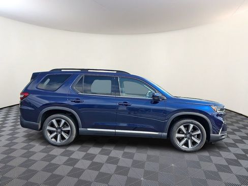 Used 2024 Honda Pilot Touring image 10