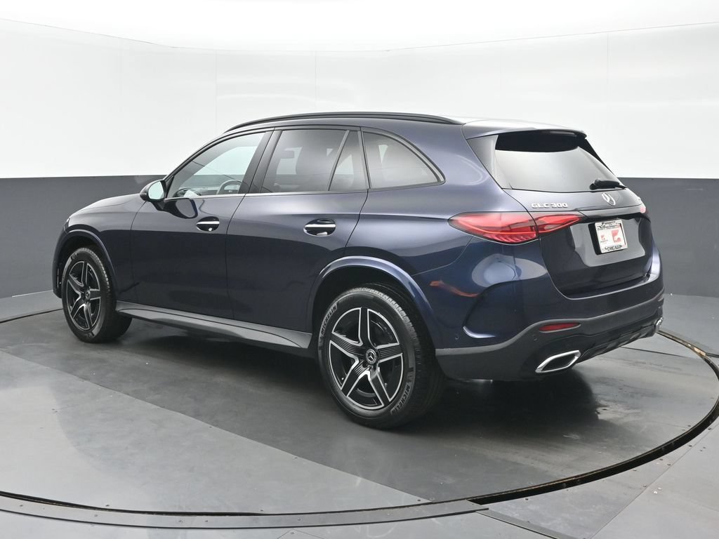 Used 2023 Mercedes-Benz GLC 300 4MATIC w/ AMG Line image 5
