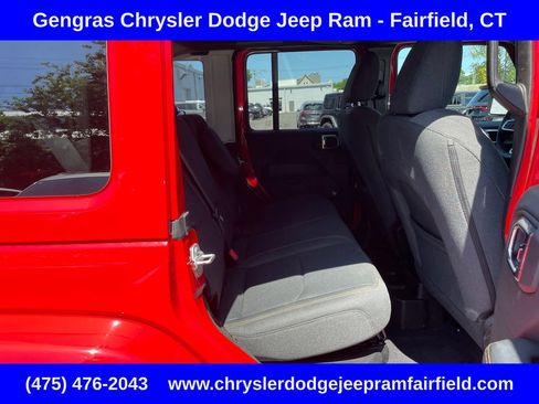 Certified 2025 Jeep Wrangler Unlimited Sahara w/ Safety Group AWD/4WD image 27