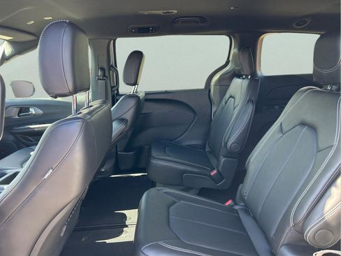 New 2026 Chrysler Voyager LX image 27