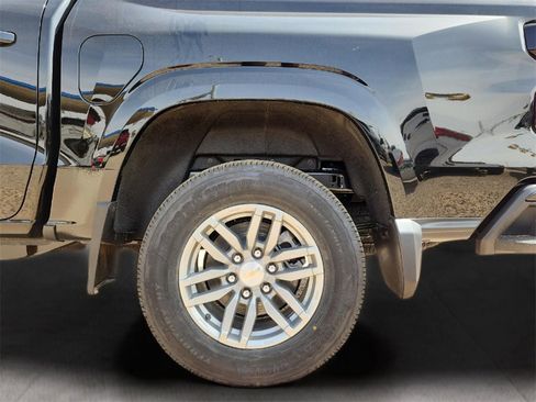 New 2025 Chevrolet Colorado LT w/ LPO, Pro Essentials Package image 10