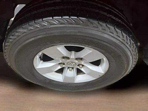 Used 2021 RAM 1500 Classic SLT image 35