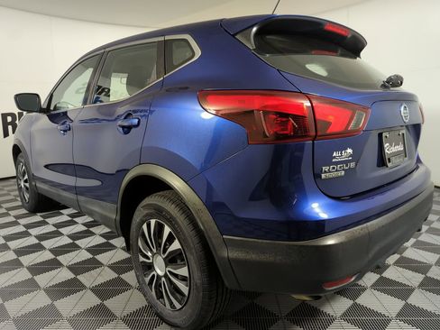 Used 2018 Nissan Rogue Sport S image 2