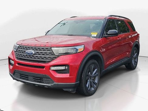 Used 2023 Ford Explorer XLT w/ Equipment Group 202A RWD image 7