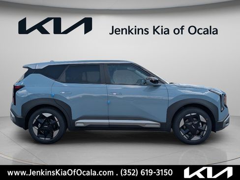 New 2027 Kia Seltos S FWD image 2