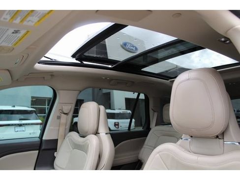 Used 2020 Lincoln Aviator Reserve w/ Equipment Group 201A AWD/4WD image 22