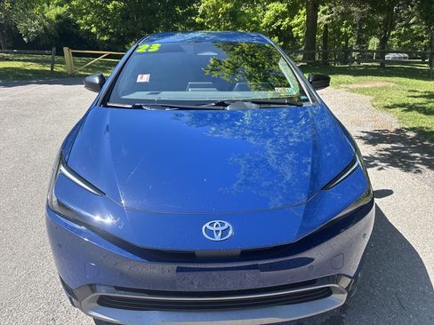 Used 2023 Toyota Prius XLE FWD image 9