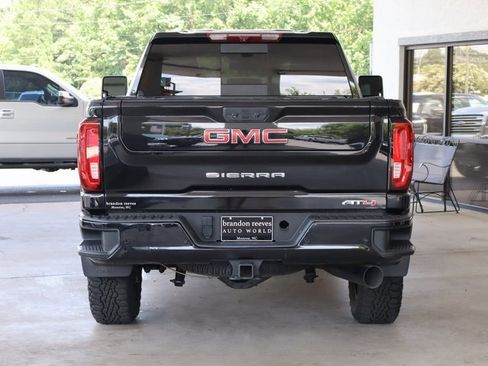 Used 2022 GMC Sierra 2500 AT4 w/ AT4 Preferred Package image 4