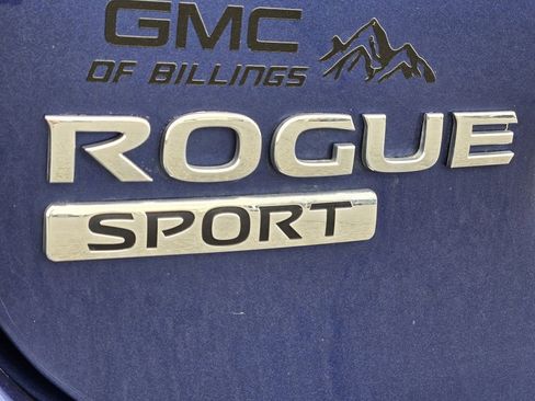 Used 2021 Nissan Rogue Sport S image 3