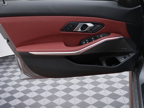 Used 2025 BMW 330i 330i w/ M Sport Package image 7