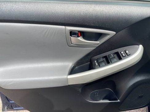 Used 2014 Toyota Prius Four FWD image 12