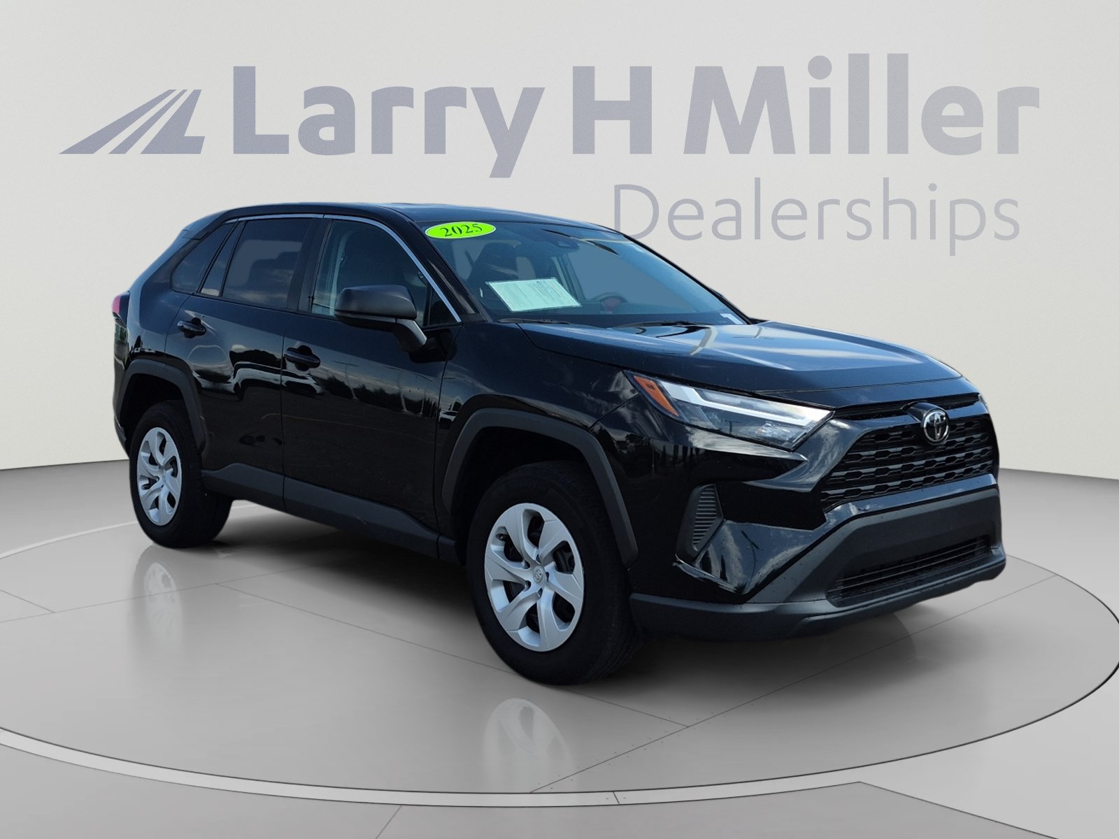 Used 2025 Toyota RAV4 LE AWD/4WD image 7