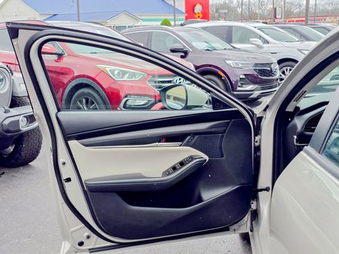 Used 2025 MAZDA MAZDA3 s image 22