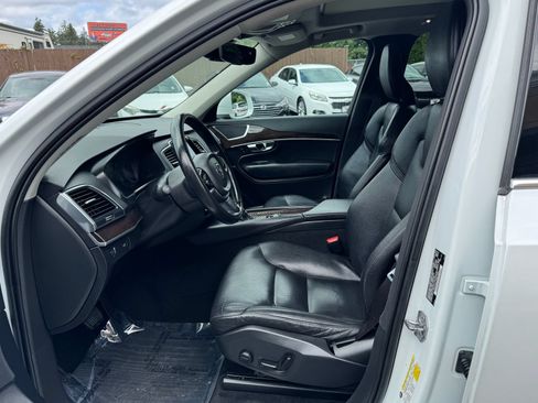 Used 2019 Volvo XC90 T6 Momentum w/ Advanced Package AWD/4WD image 9