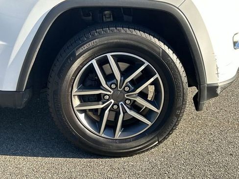 Used 2021 Jeep Grand Cherokee Limited w/ Premium Lighting Group AWD/4WD image 13