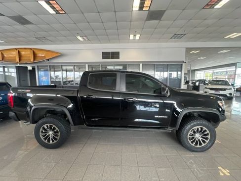 Used 2020 Chevrolet Colorado ZR2 AWD/4WD image 3