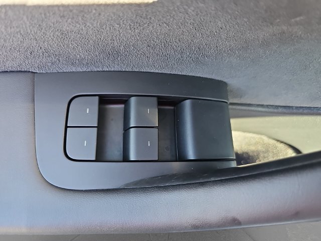 Used 2024 Tesla Model Y Long Range AWD/4WD image 30