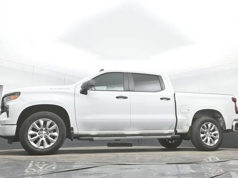 Used 2022 Chevrolet Silverado 1500 Custom RWD image 30