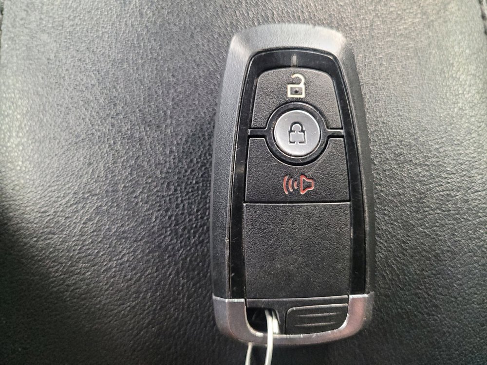 Used 2021 Ford Edge SE FWD image 32